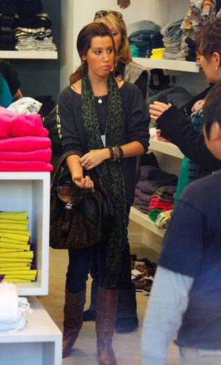 5bzbbt - Ashley Tisdale