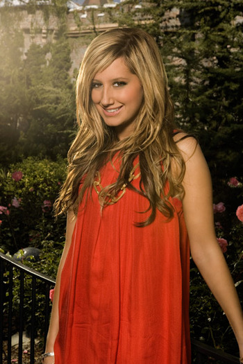 13zzrj7 - Ashley Tisdale