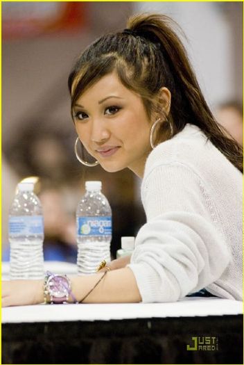 if216wc150fl2f6f - poze 2010 brenda song