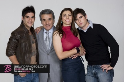 normal_BelindaPeregrinOrg_Novelas_Camaleones_PromoShoots_01__(87) - parinti