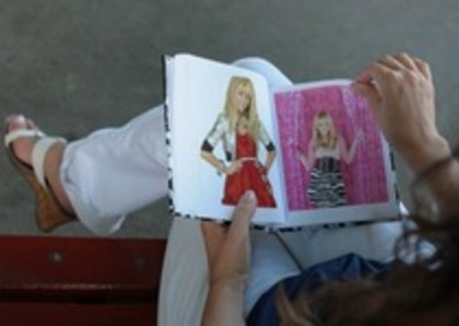 UUGPZUVQWEYOIGEEUYE - Poze Personale Miley