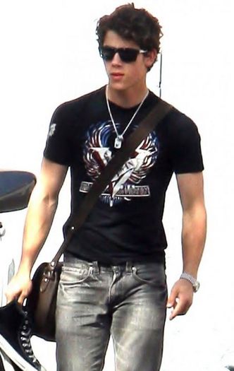 mmx6krjjlcjcmm6c - poze nick jonas noi