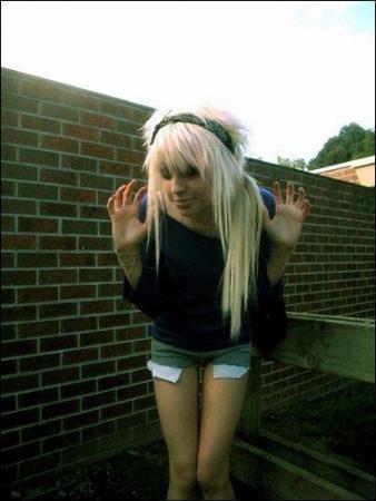Me-emo-6857461-338-450 - album pt my bff bitha moah Mile mirelutzadeea