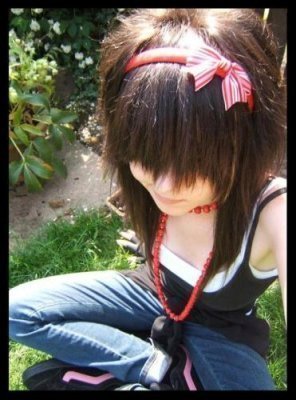 -Emo-emo-7033538-296-400 - album pt my bff bitha moah Mile mirelutzadeea