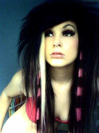 -Emo-emo-7096642-480-640 - album pt my bff bitha moah Mile mirelutzadeea