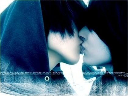 kiss-emo-7318528-400-300 - album pt my bff bitha moah Mile mirelutzadeea