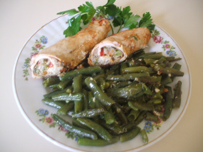 rulada de pui cu ciuperci si fasole verde; gatite in folie ...la cuptor
