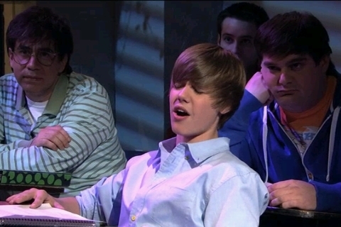 Bieber-On-SNL-4-10-10-justin-bieber-11463671-480-320