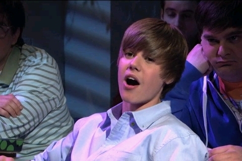 Bieber-On-SNL-4-10-10-justin-bieber-11463699-480-320