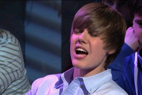 Bieber-On-SNL-4-10-10-justin-bieber-11463815-480-320 - 0_0 Justin on SNL 0_0