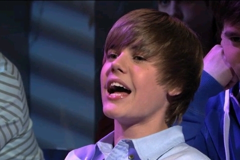 Bieber-On-SNL-4-10-10-justin-bieber-11463901-480-320 - 0_0 Justin on SNL 0_0