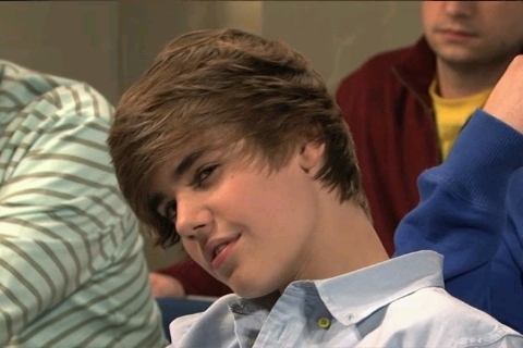 Bieber-On-SNL-4-10-10-justin-bieber-11464034-480-320