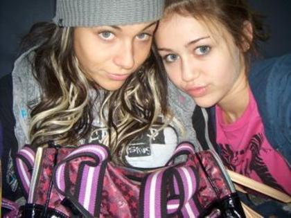 miley-cyrus_dot_com-withmandyjiroux-0012 - album pentru lovemiley1