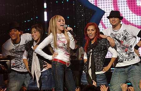 miley-cyrus_com-hannahmontanalive-london2007-d004 - Hannah Montana live in London - hannah montana vive in London