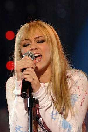 miley-cyrus_com-hannahmontanalive-london2007-f005 - Hannah Montana live in London
