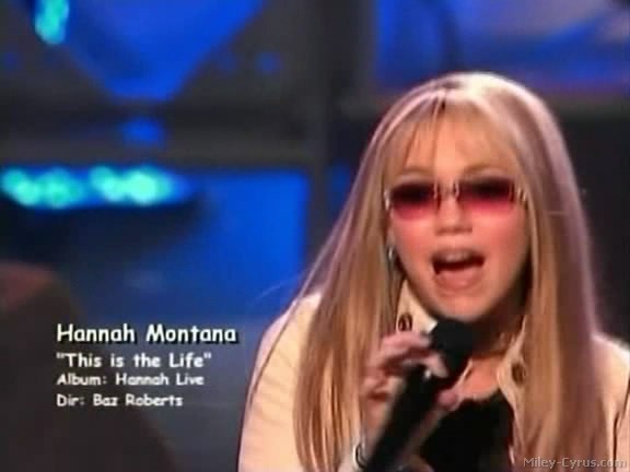 miley-cyrus_dot_com-hannahmontana-ep1caps022 - Hannah Montana episode 01 - Lilly do you want to know a secret