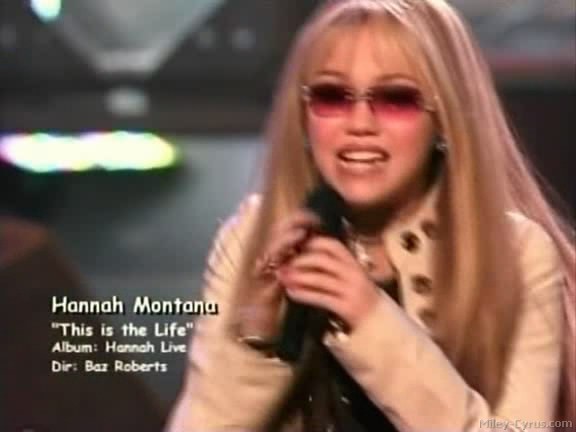 miley-cyrus_dot_com-hannahmontana-ep1caps023 - Hannah Montana episode 01 - Lilly do you want to know a secret