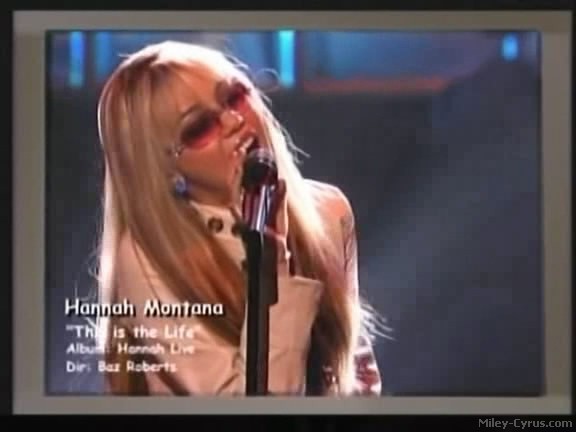 miley-cyrus_dot_com-hannahmontana-ep1caps027 - Hannah Montana episode 01 - Lilly do you want to know a secret