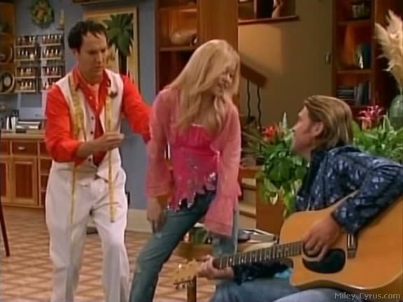 miley-cyrus_dot_com-hannahmontana-ep1caps030