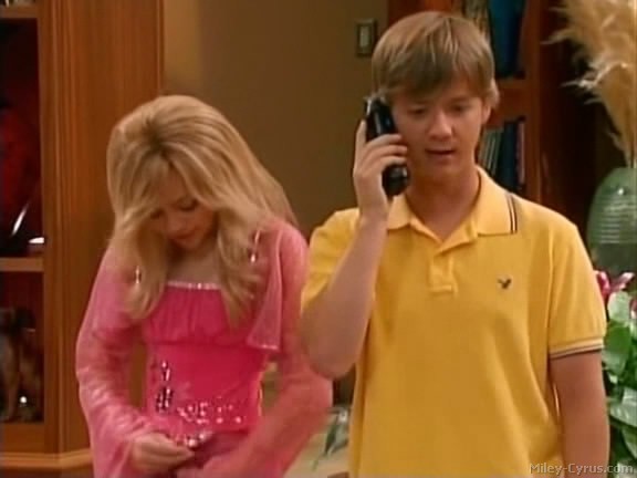 miley-cyrus_dot_com-hannahmontana-ep1caps076