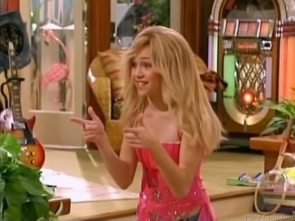 miley-cyrus_dot_com-hannahmontana-ep1caps089 - Hannah Montana episode 01 - Lilly do you want to know a secret