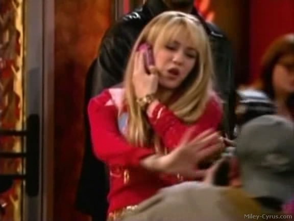 miley-cyrus_dot_com-hannahmontana-ep1caps120 - Hannah Montana episode 01 - Lilly do you want to know a secret