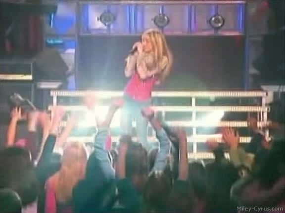 miley-cyrus_dot_com-hannahmontana-ep1caps134 - Hannah Montana episode 01 - Lilly do you want to know a secret