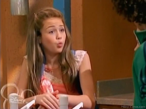 miley-cyrus_dot_com-hannahmontana-ep1caps179