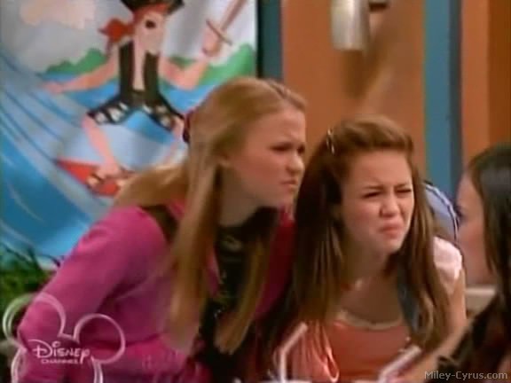 miley-cyrus_dot_com-hannahmontana-ep1caps211