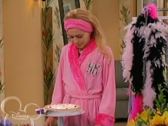 miley-cyrus_dot_com-hannahmontana-ep1caps343