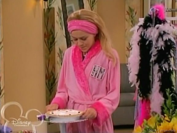 miley-cyrus_dot_com-hannahmontana-ep1caps344
