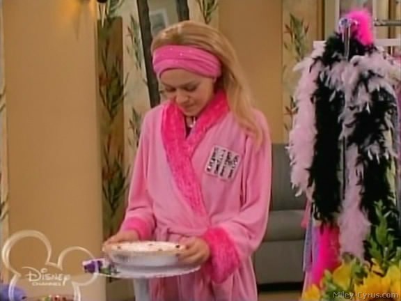 miley-cyrus_dot_com-hannahmontana-ep1caps345