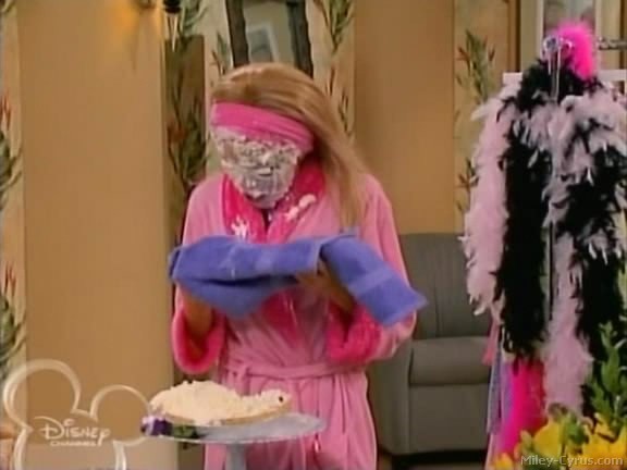 miley-cyrus_dot_com-hannahmontana-ep1caps352