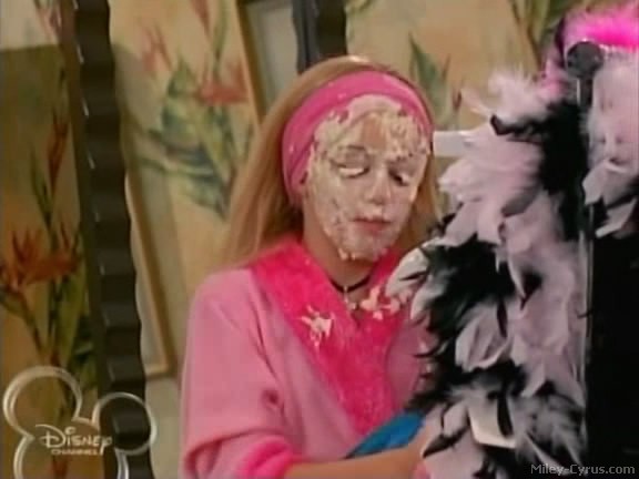 miley-cyrus_dot_com-hannahmontana-ep1caps355