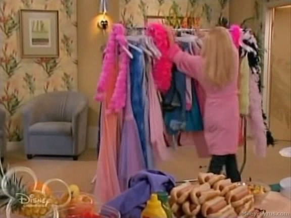 miley-cyrus_dot_com-hannahmontana-ep1caps359