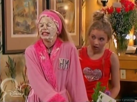 miley-cyrus_dot_com-hannahmontana-ep1caps383