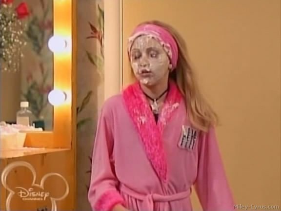 miley-cyrus_dot_com-hannahmontana-ep1caps391