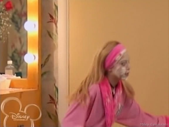 miley-cyrus_dot_com-hannahmontana-ep1caps393
