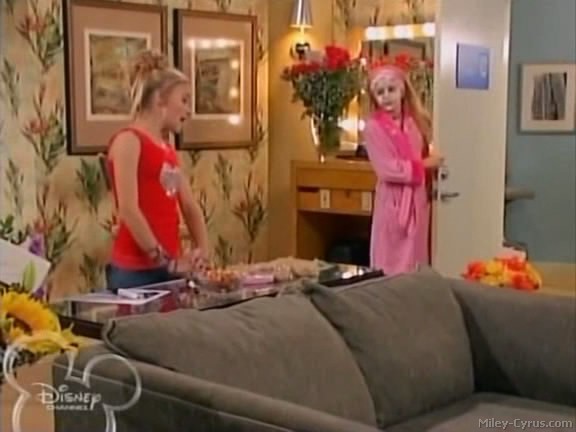 miley-cyrus_dot_com-hannahmontana-ep1caps395