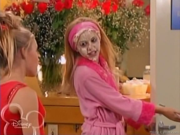 miley-cyrus_dot_com-hannahmontana-ep1caps399