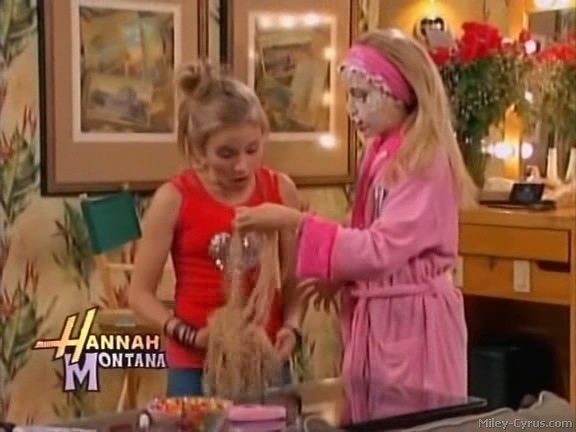 miley-cyrus_dot_com-hannahmontana-ep1caps406