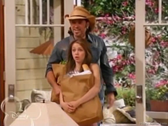 miley-cyrus_dot_com-hannahmontana-ep1caps523