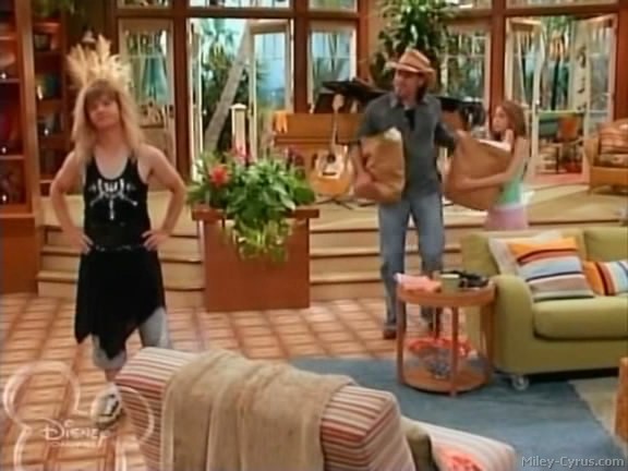 miley-cyrus_dot_com-hannahmontana-ep1caps525