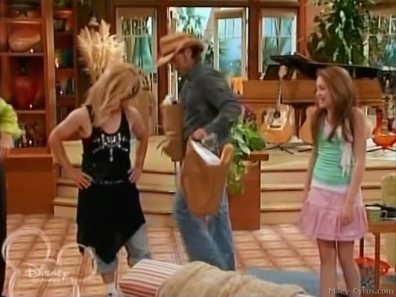 miley-cyrus_dot_com-hannahmontana-ep1caps528