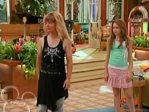 miley-cyrus_dot_com-hannahmontana-ep1caps533