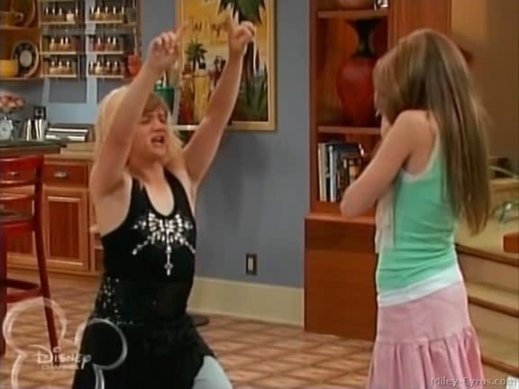 miley-cyrus_dot_com-hannahmontana-ep1caps541