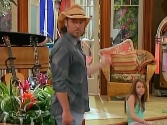 miley-cyrus_dot_com-hannahmontana-ep1caps553