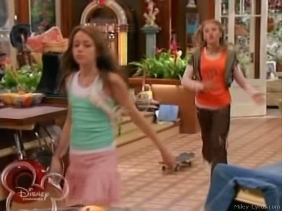 miley-cyrus_dot_com-hannahmontana-ep1caps562