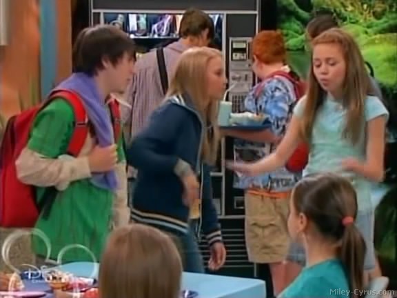 miley-cyrus_dot_com-hannahmontana-ep1caps597