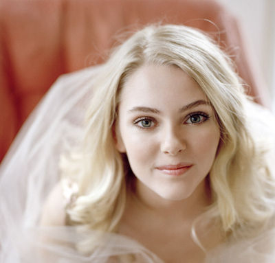 normal_mq11 - AnnaSophia-Robb